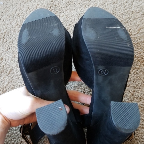 Pumps - Picture 4 of 5